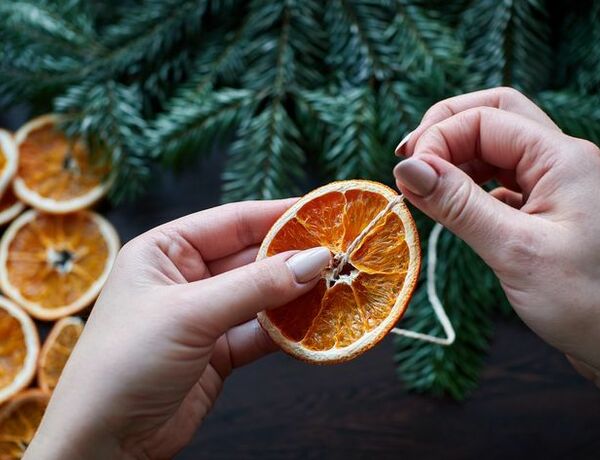 Ozdoba choinki. Jak suszyć pomarańcze, żeby stały się piękną ozdobą?